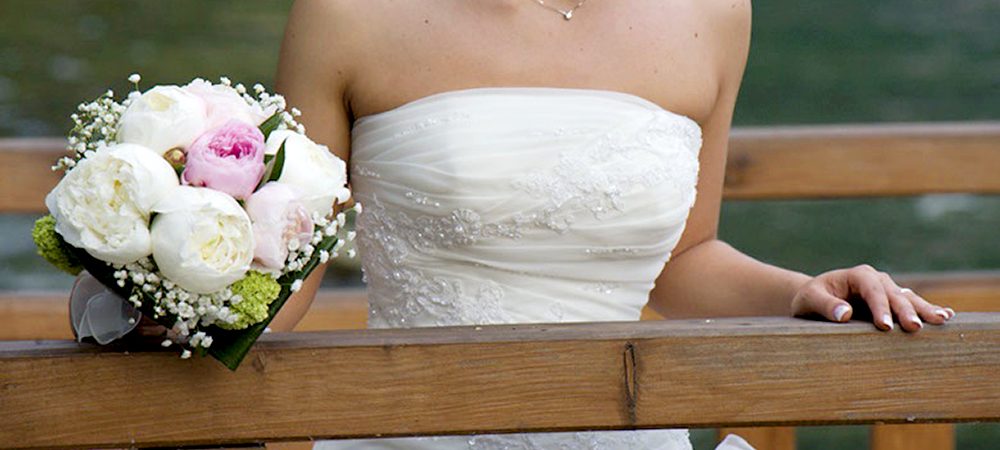 Bouquet da sposa, fiore all'occhiello, città dei fiori realizza le più belle composizioni.